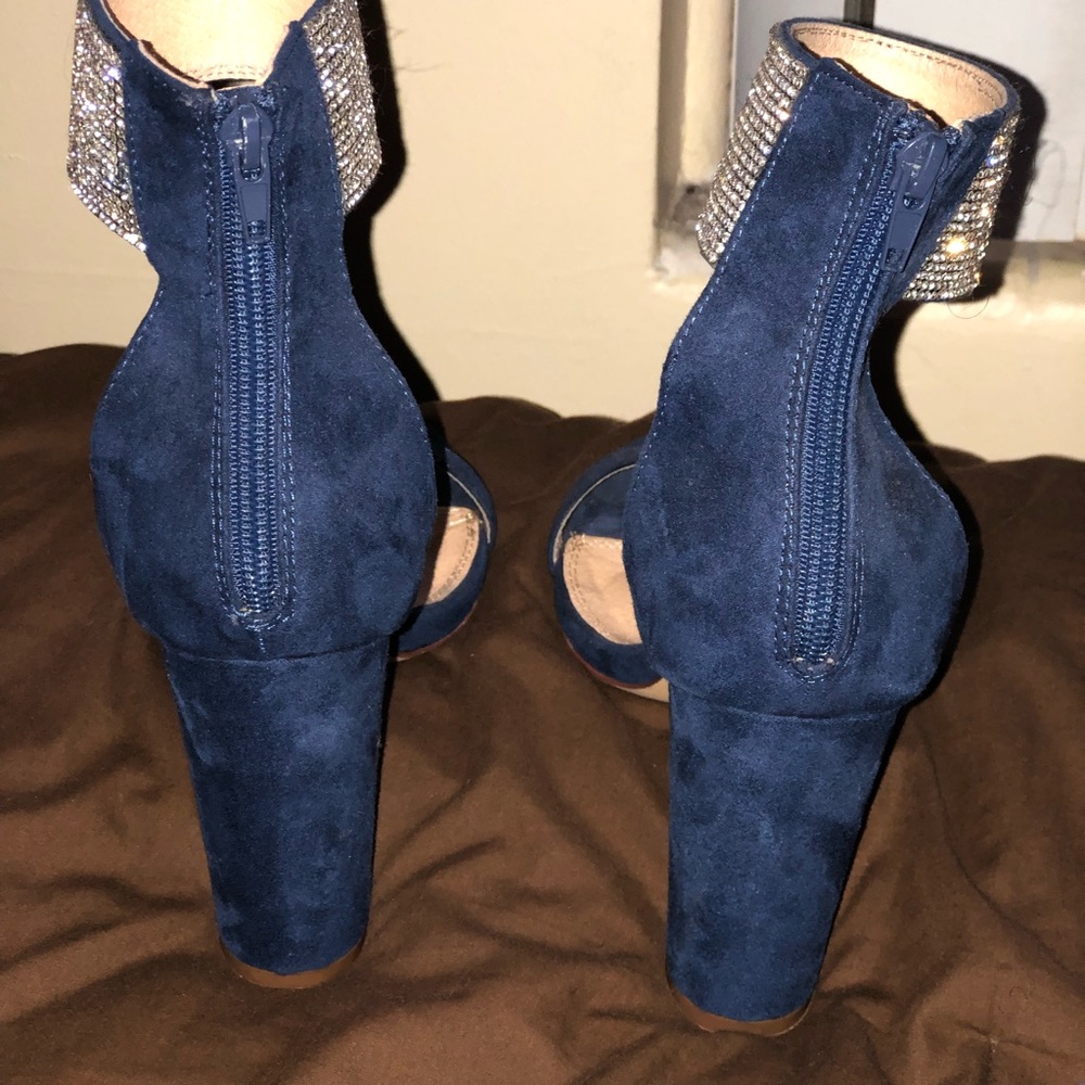 Heels - Picture 4 of 5